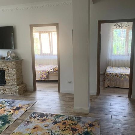 B House Buşteni Eksteriør billede